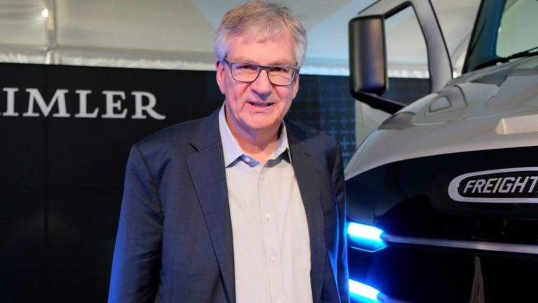 Google sister: Robotaxi pioneer Waymo drives in the future with Daimler Trucks