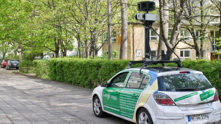 Almost 20 million kilometers: “Pixel-Burka” and data protection: 10 years of Google Street View