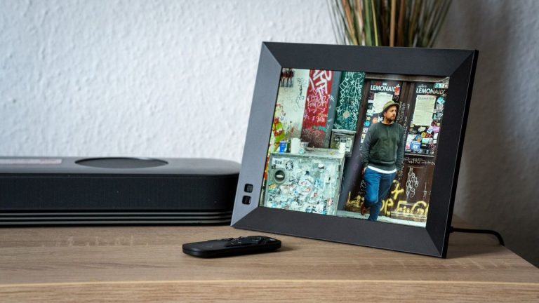 Nixplay 2K Wi-Fi Digital photo frame 9.7 inch in the Test: Perfect for grandma and grandpa