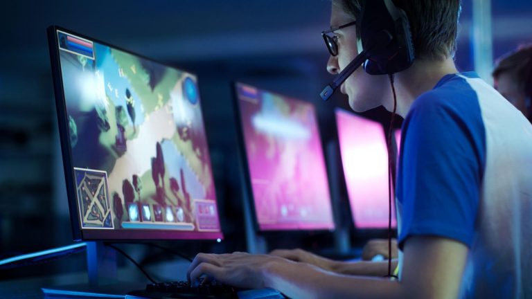 144 Hertz Monitor: This Gaming screens cost under 200 Euro