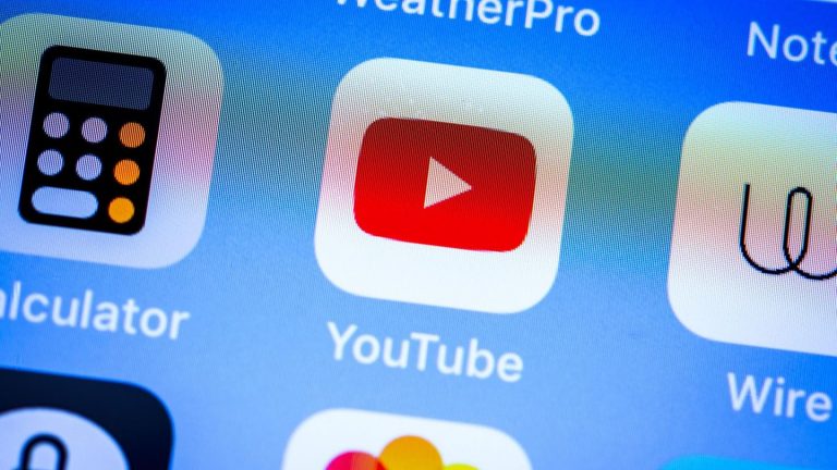 8D-Songs of the Hit on Youtube – the lies behind it