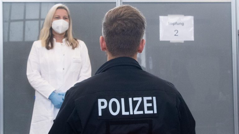 According to Astrazeneca-stop: “a Free choice of the vaccine” for police officers