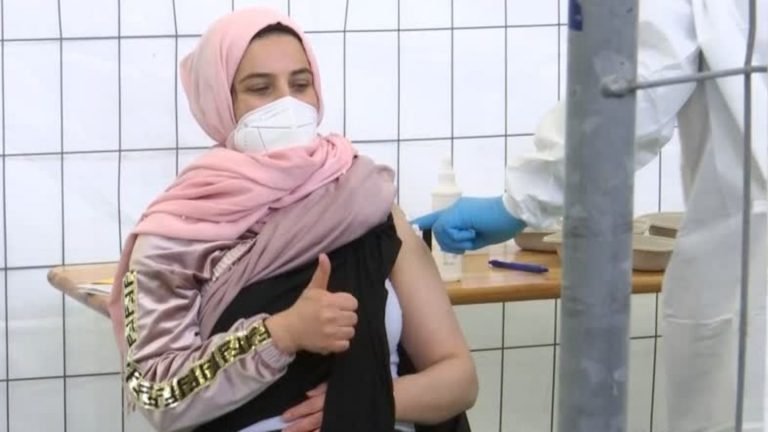 Corona: Large crowd in the Berlin vaccination”focal point” Senate overwhelmed (video)