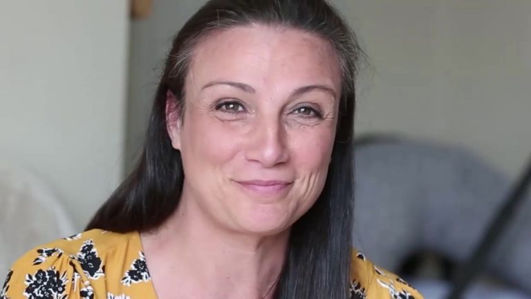 Woman discovers shortly before ovarian removal that she is pregnant