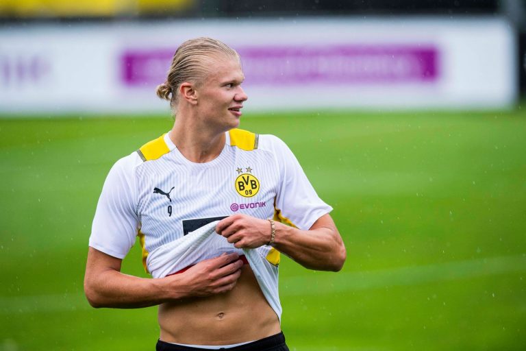 Eintracht Frankfurt targets transfer coup and probably Hauge from AC Milan