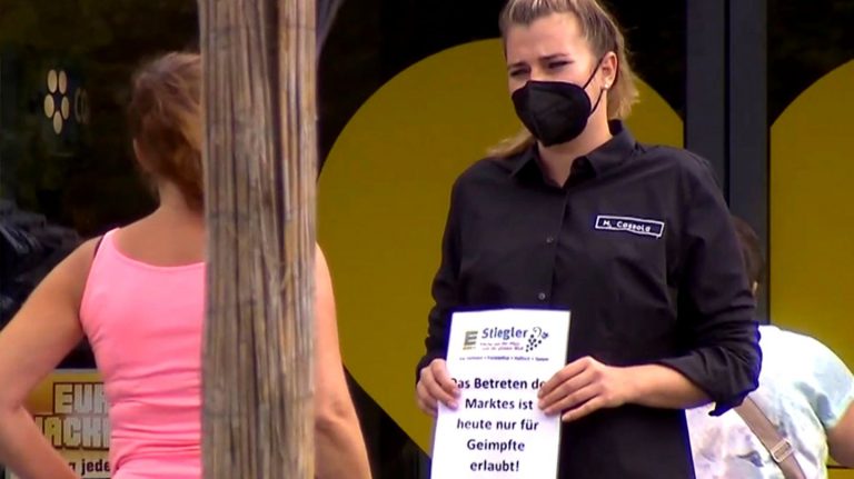 Experiment: What happens when vaccinated get special rights? (Video)