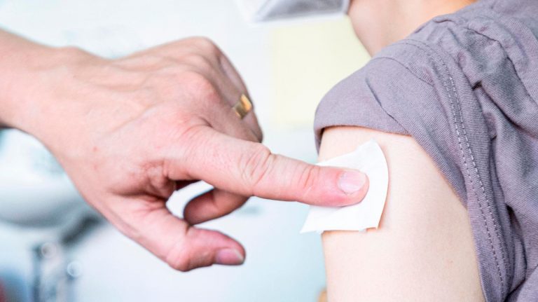 Ministers decide on Corona third-party vaccinations and vaccination offers for minors