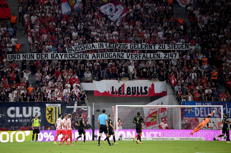 RB fans with banner against Julian Nagelsmann and Joshua Kimmich – Police storm Bayern fan block